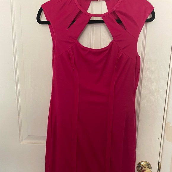 Cute, elegant & sexy short sleeve dress by Cache. - Picture 9 of 9